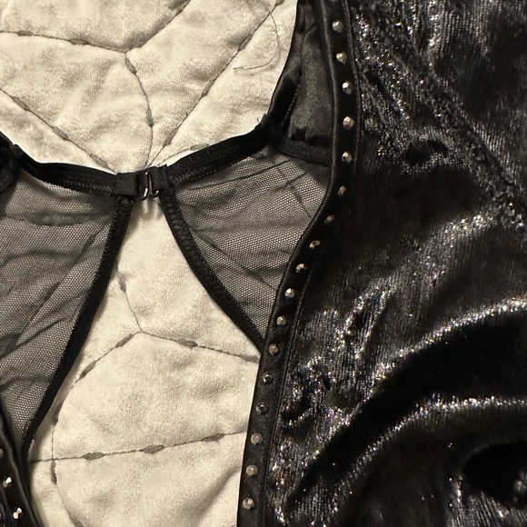 VICTORIA'S SECRET VERY SEXY SHINE
VELVET PLUNGE BODYSUIT/TEDDY - Picture 10 of 12